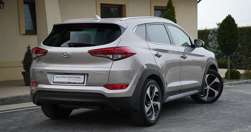 Hyundai Tucson cena 77900 przebieg: 139000, rok produkcji 2017 z Świnoujście małe 742